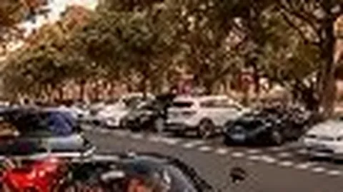 邓伦李沁工作室形象疑同步，头像背景竟如出一辙