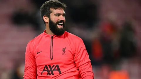 内马尔派对舞者：职责所在，非为伴侣，请勿误解